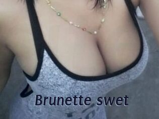 Brunette_swet