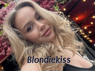 Blondiekiss