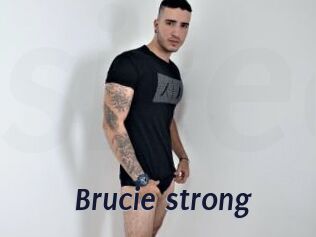 Brucie_strong