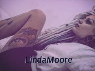 Linda_Moore