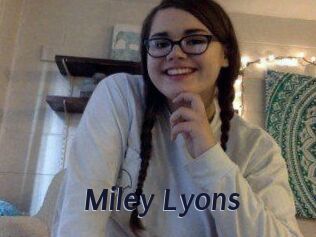 Miley_Lyons