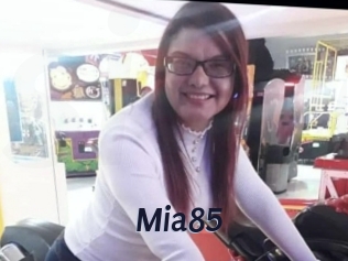 Mia85