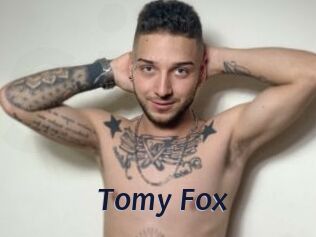 Tomy_Fox